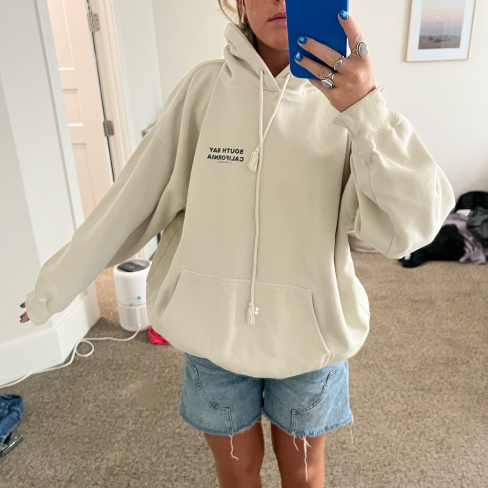 Brandy Melville Off the Lip Sweatshirt